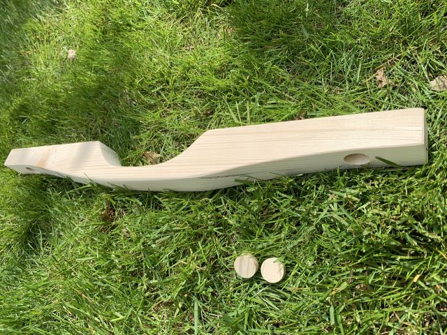 Griff für Rundschilde aus Holz – handgefertigt