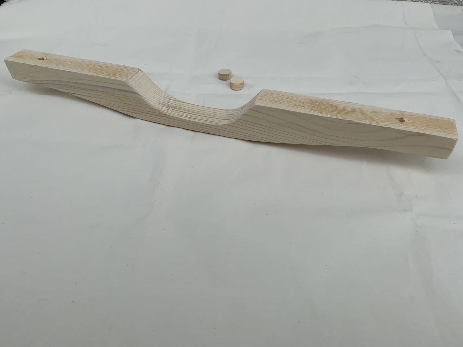 Griff für Rundschilde aus Holz – handgefertigt