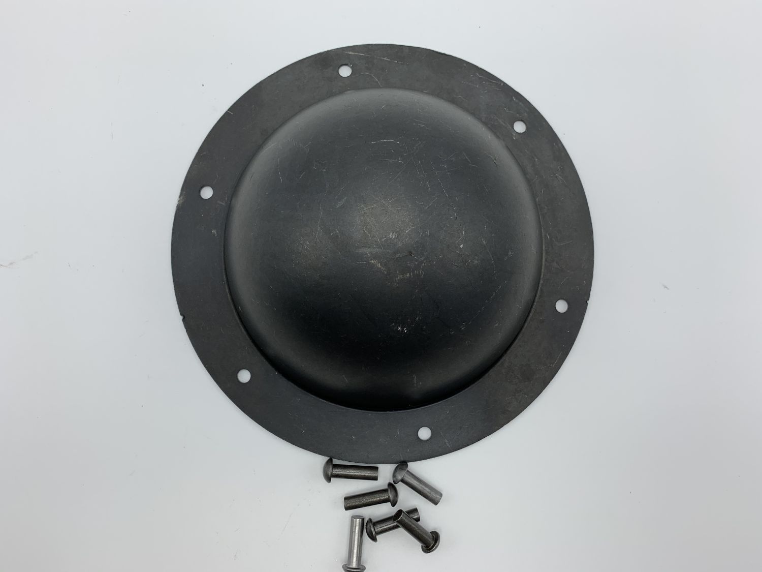 Einfacher Schildbuckel mit großer Wölbung