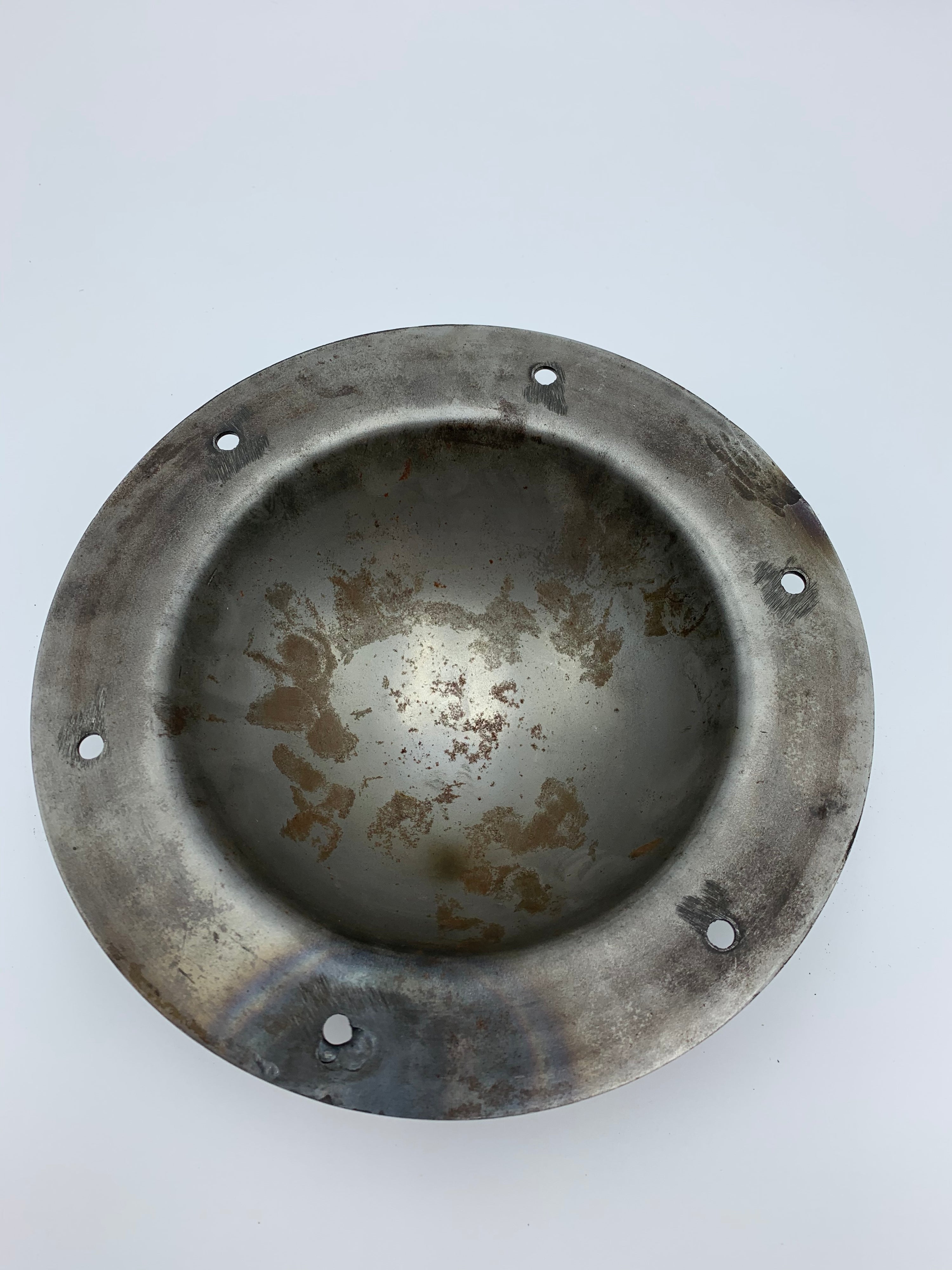 Schildbuckel 205 mm aus 2 mm Stahl – Silber gebürstet mit Nieten | Lord of Medieval