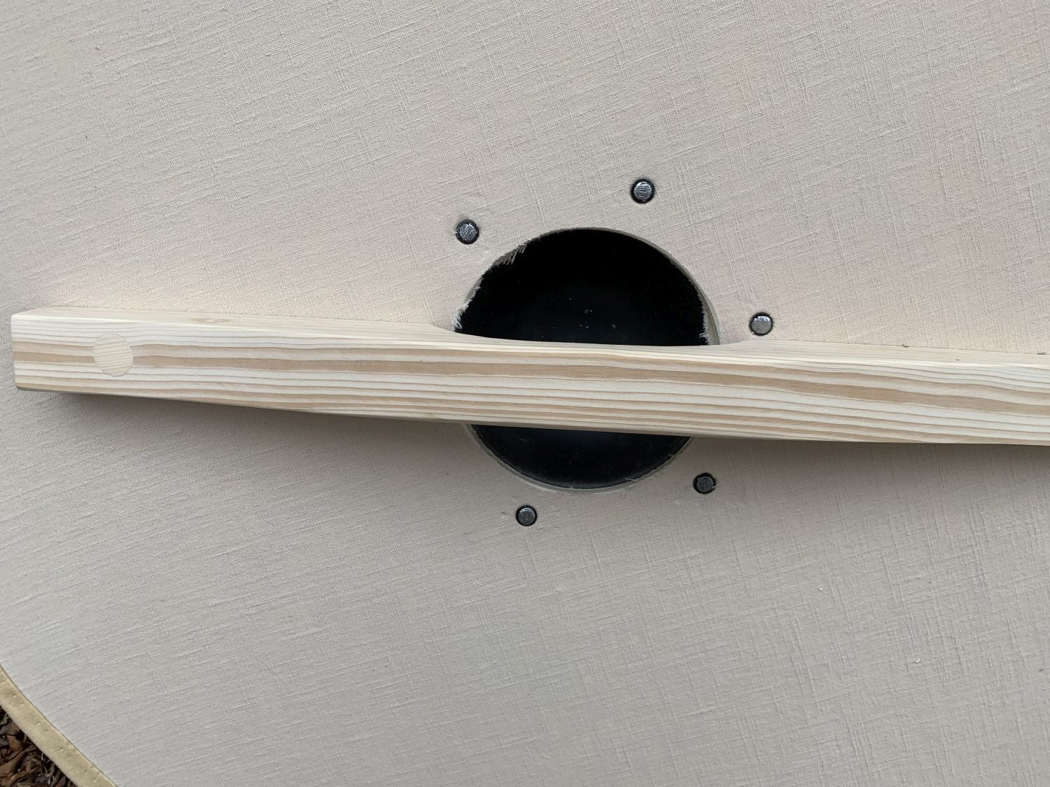 Rundschild aus Pappelholz 12 mm – mit Griff, Leinen & Rohhaut | 35–100 cm