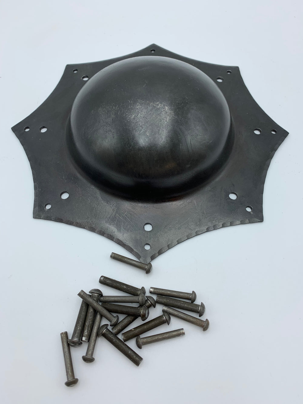 „Schildbuckel aus Stahl mit Zierkrempe für Mittelalter-Schild“