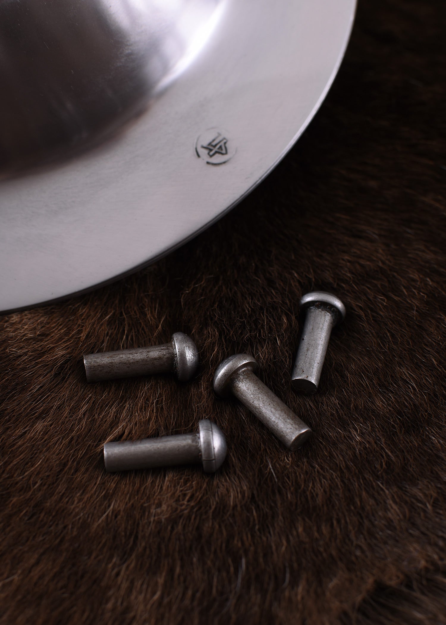 Schildbuckel, 2 mm Stahl, mittel