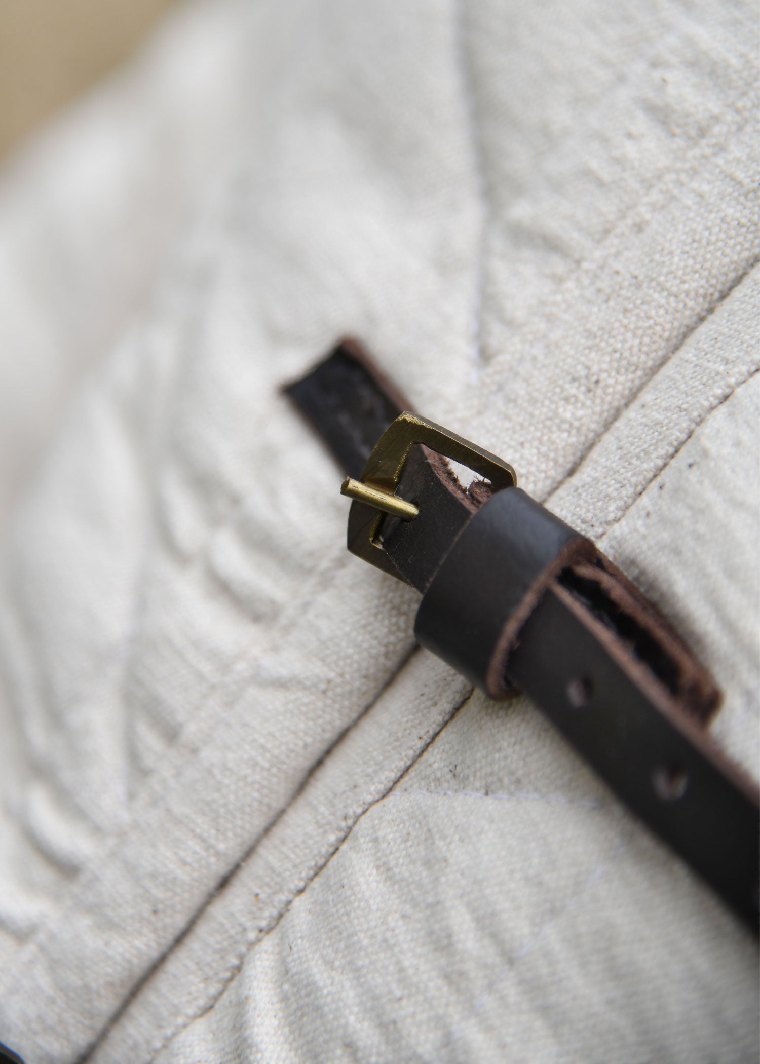 Gambeson mit Schnallen, natur