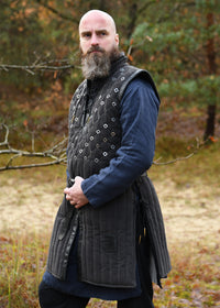 Ärmelloser Gambeson mit handgefertigen Details, schwarz