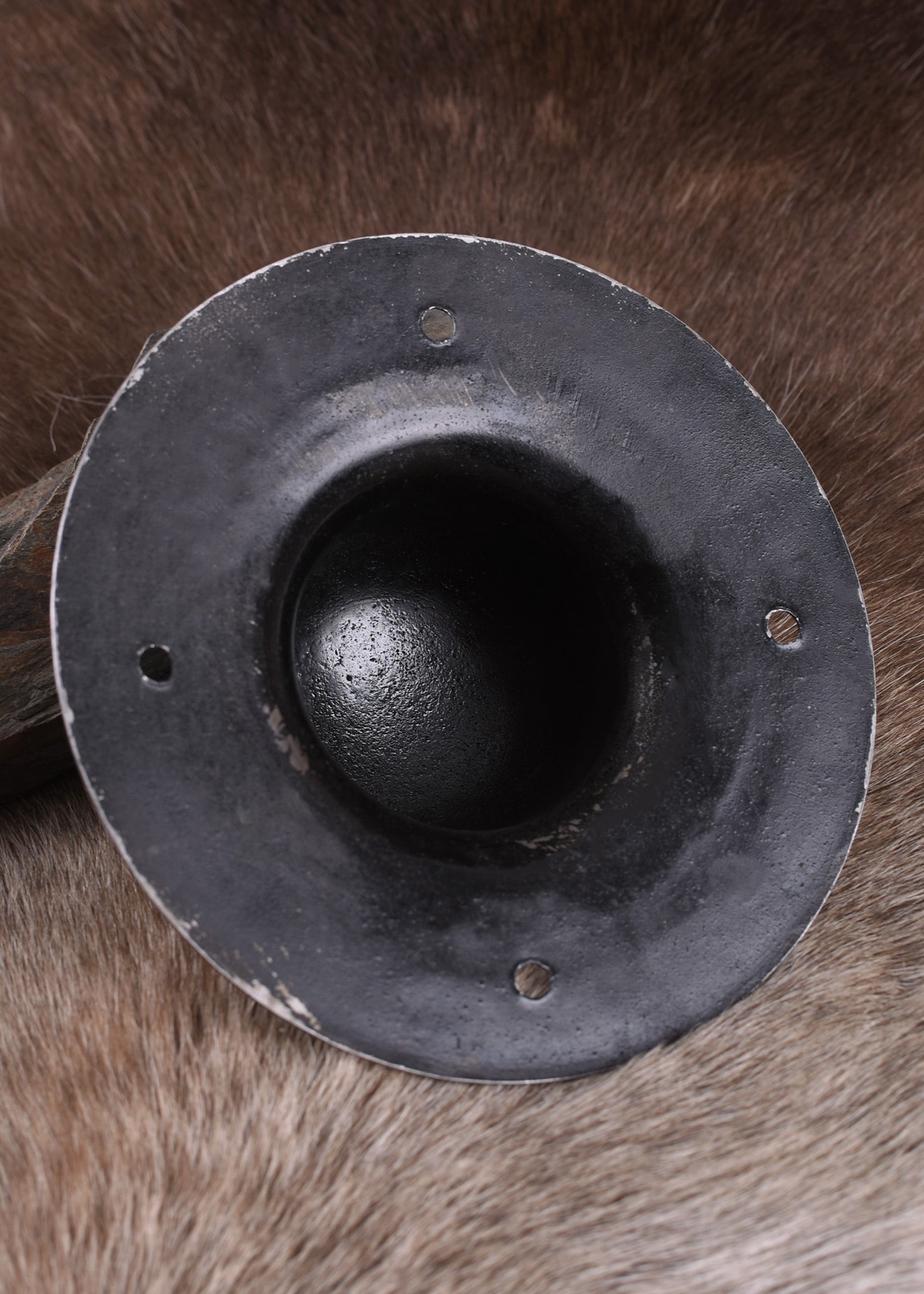Normannischer Schildbuckel, mit Nieten, 2 mm Stahl