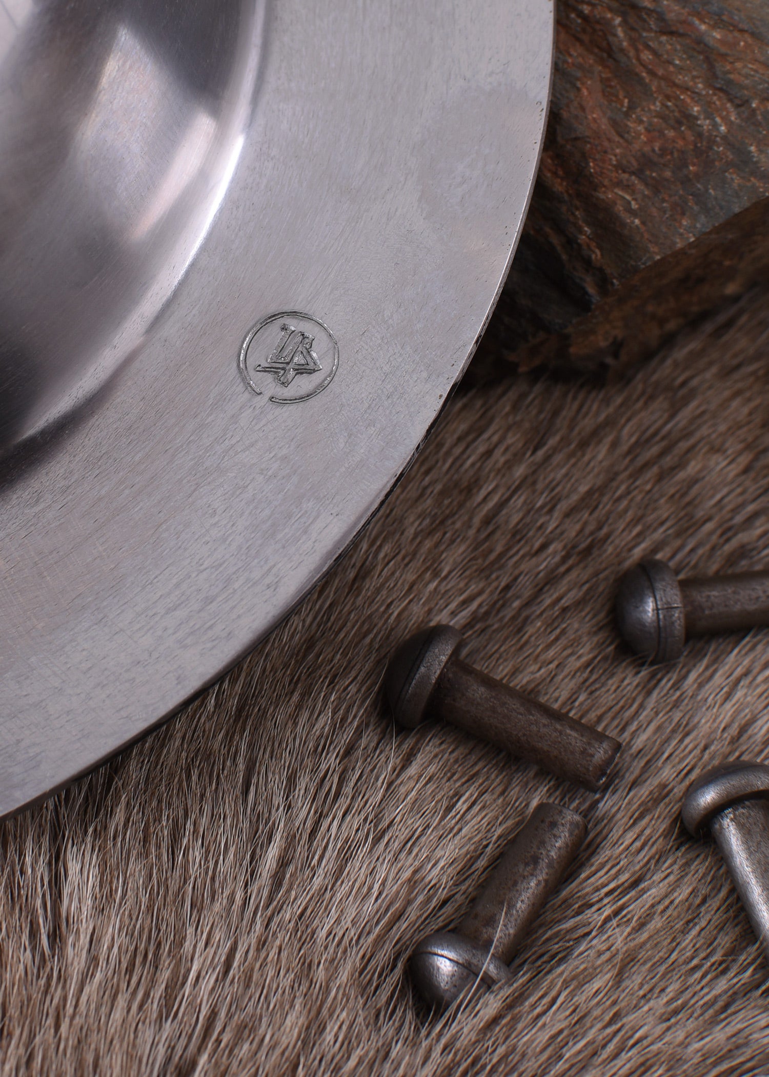 Normannischer Schildbuckel, mit Nieten, 2 mm Stahl